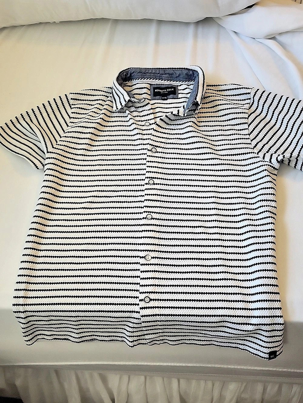 Kenneth Cole Boys Size 14/16 Striped Button Down.
